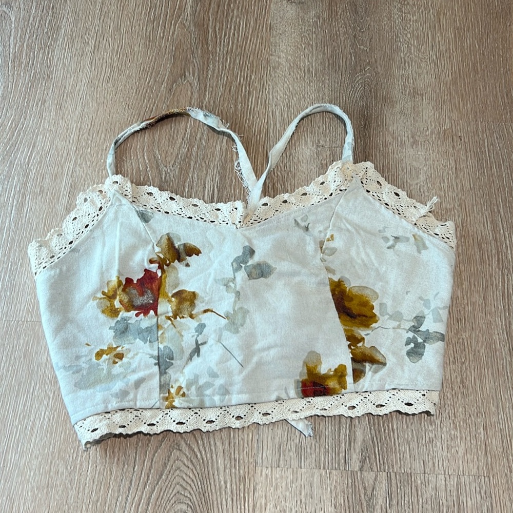 Handmade crop lace floral crop top size small ?